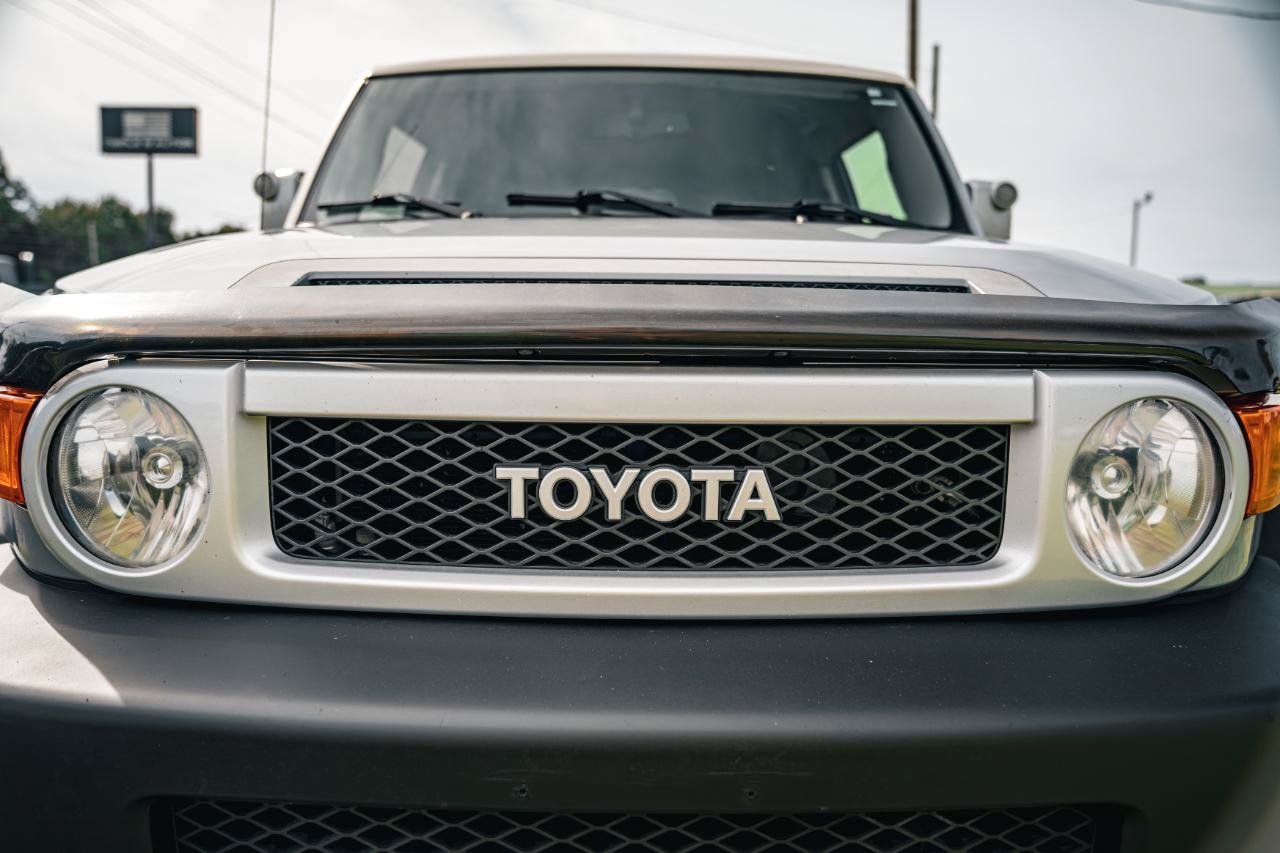 Used 2014 Toyota FJ Cruiser 4WD w/ Convenience Package image 11