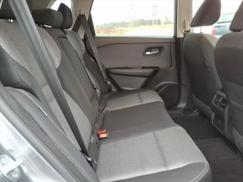 Certified 2023 Nissan Rogue SV image 7