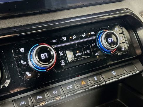 Used 2024 GMC Sierra 1500 AT4 w/ Technology Package image 18