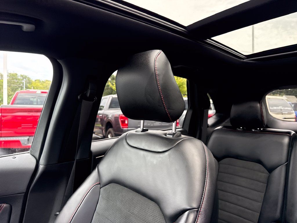 Used 2024 Ford Edge ST-Line AWD/4WD image 36