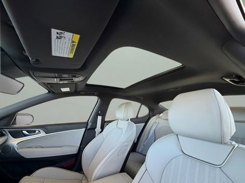 Used 2023 Genesis G70 3.3T w/ Sport Advanced Package image 32