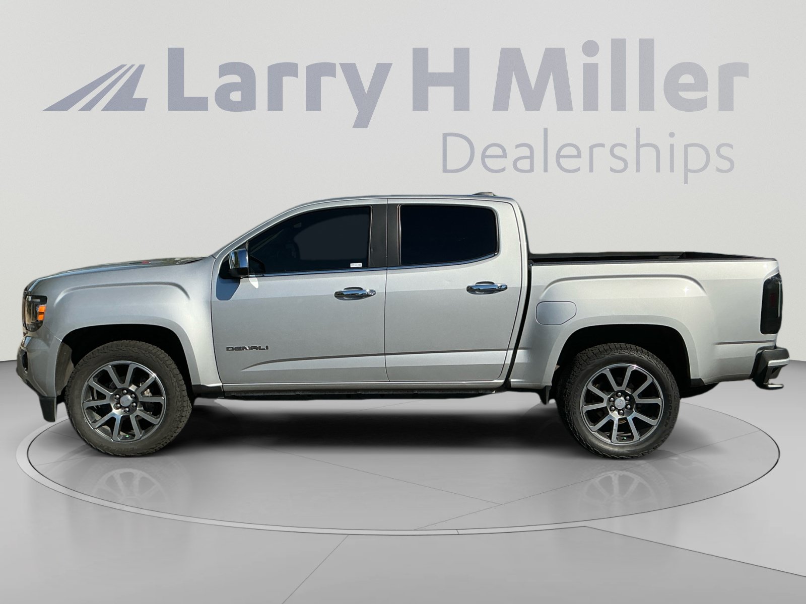 Used 2018 GMC Canyon Denali AWD/4WD image 2