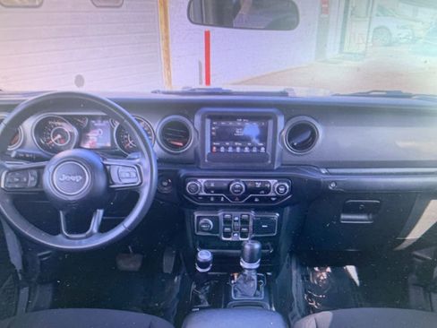 Used 2023 Jeep Gladiator Sport image 14