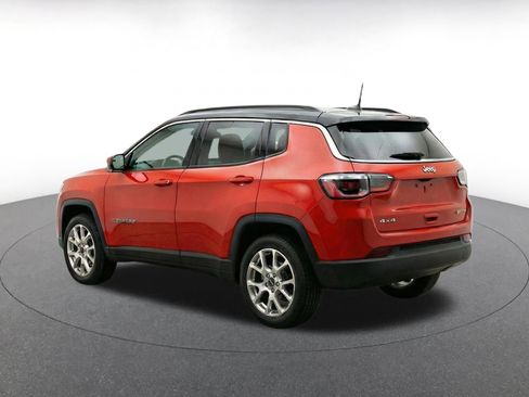 Used 2025 Jeep Compass Limited AWD/4WD image 7