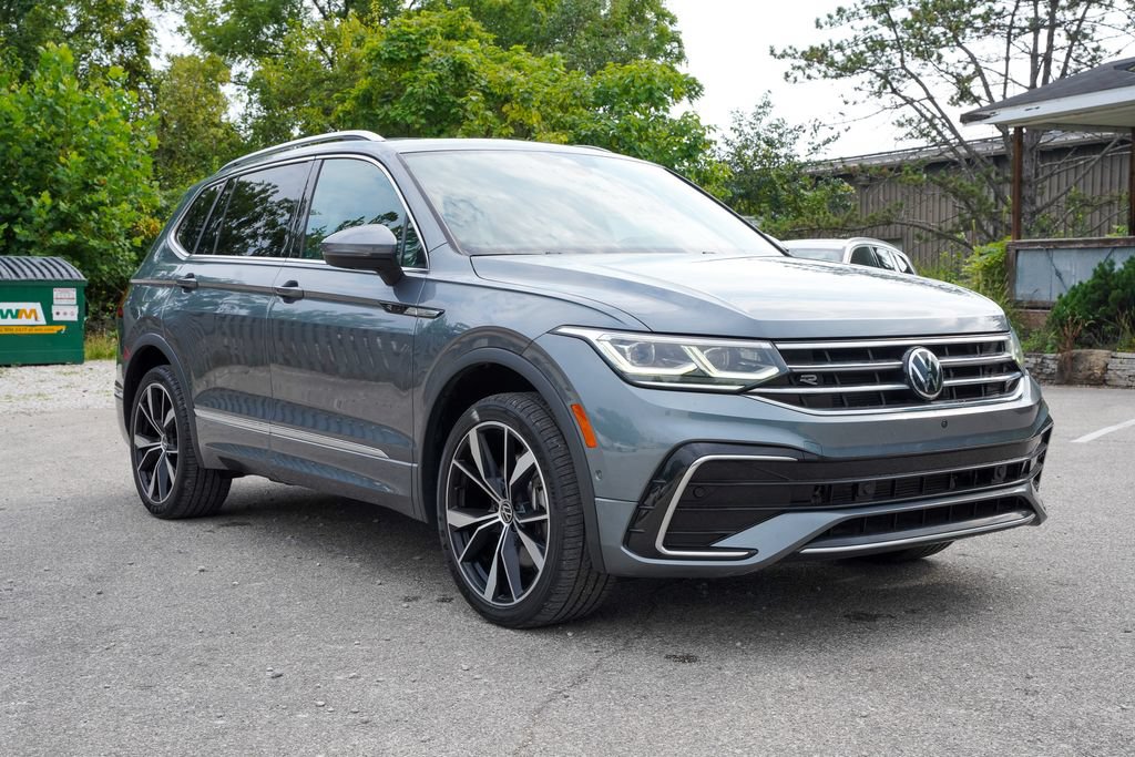 Used 2022 Volkswagen Tiguan SEL R-Line AWD/4WD image 9