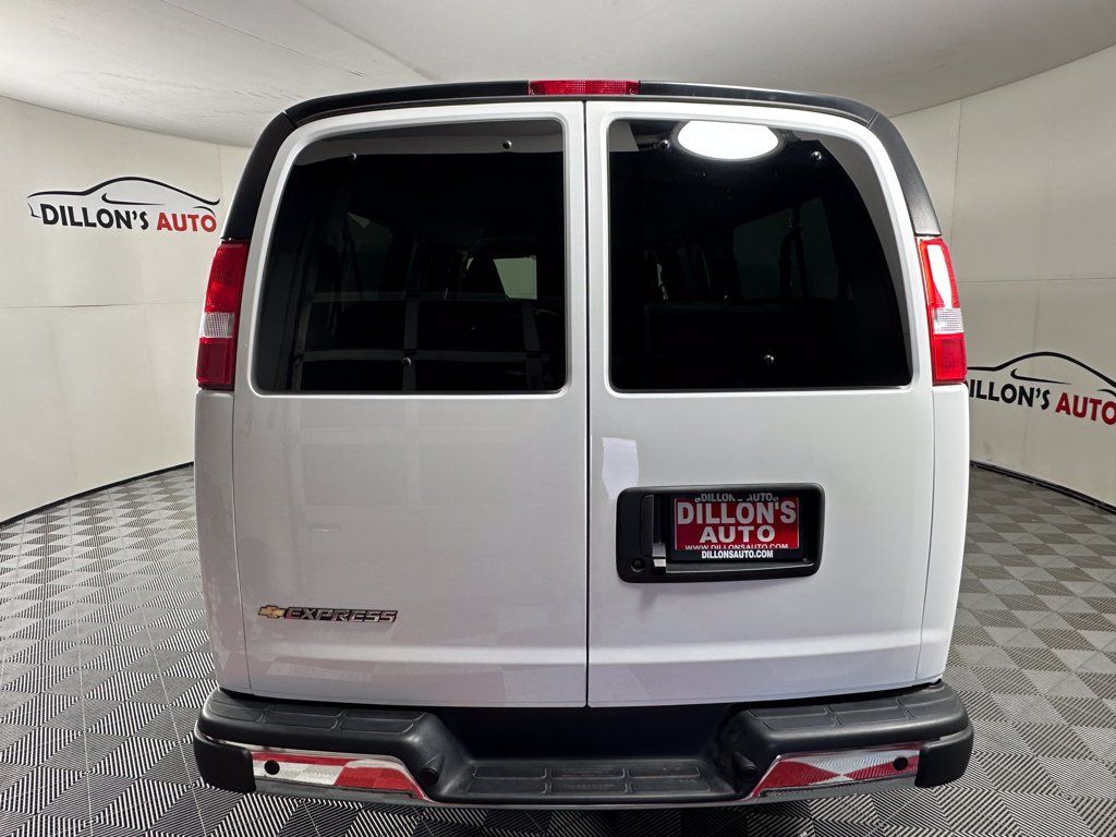 Used 2025 Chevrolet Express 3500 LT w/ LT Preferred Equipment Group RWD image 5