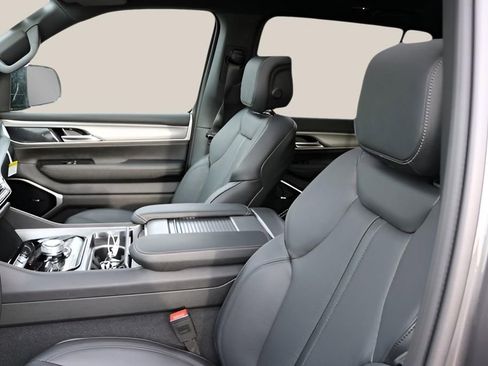 New 2026 Jeep Grand Wagoneer Limited w/ Premium Group II AWD/4WD image 11