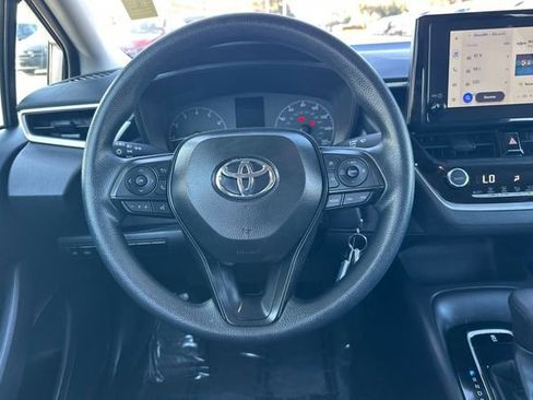 Used 2025 Toyota Corolla LE image 18