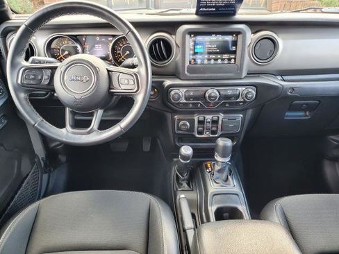 Used 2021 Jeep Gladiator Sport image 19