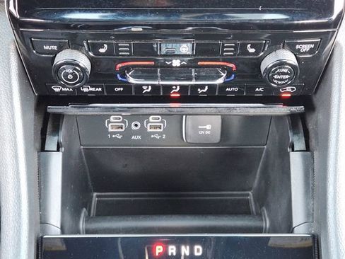 Certified 2024 Jeep Grand Cherokee L Limited image 17