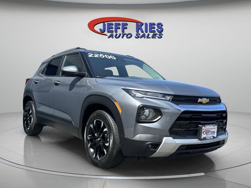 Used 2022 Chevrolet TrailBlazer LT w/ Convenience Package image 2