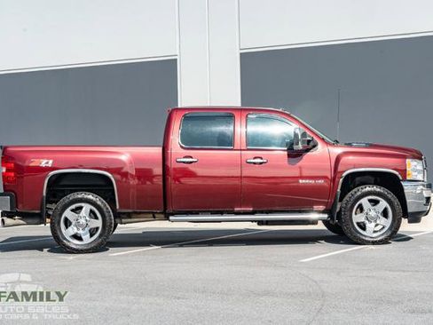 Used 2014 Chevrolet Silverado 2500 LTZ w/ LTZ Plus Package image 12