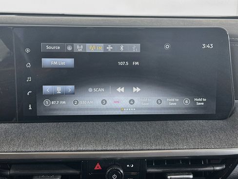 Used 2025 Nissan Kicks SV FWD image 21