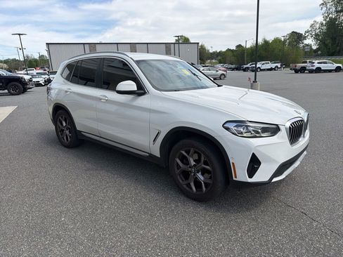 Used 2023 BMW X3 xDrive30i w/ Premium Package image 9