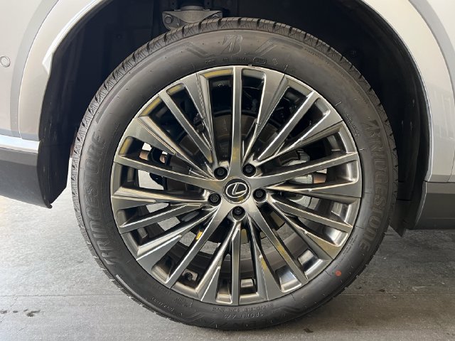 Certified 2025 Lexus RX 450h AWD w/ Convenience Package image 11