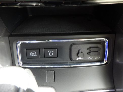 Used 2019 Subaru Ascent Limited AWD/4WD image 32