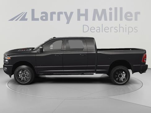 Used 2026 RAM 3500 Laramie AWD/4WD image 2