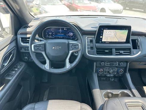 Used 2022 Chevrolet Tahoe Z71 w/ Luxury Package AWD/4WD image 11