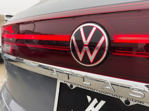 New 2026 Volkswagen Atlas Cross Sport SE FWD image 11