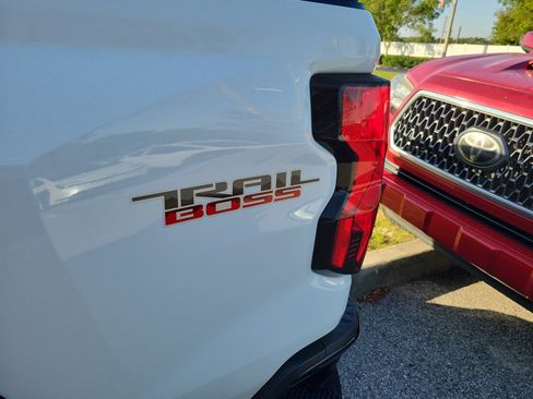 Used 2025 Chevrolet Colorado Trail Boss image 21