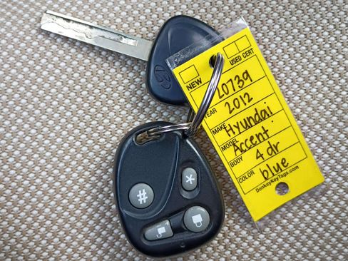 Used 2012 Hyundai Accent GLS image 40