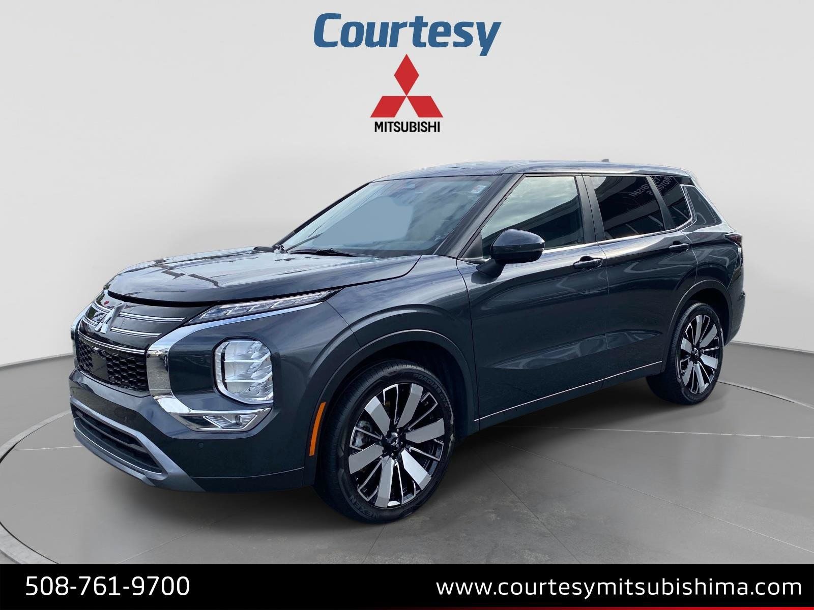 Used 2025 Mitsubishi Outlander SE FWD image 1
