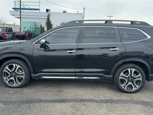 Used 2023 Subaru Ascent Touring image 5