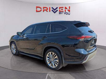 Used 2024 Toyota Highlander Platinum