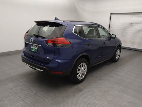 Used 2017 Nissan Rogue S AWD/4WD image 9
