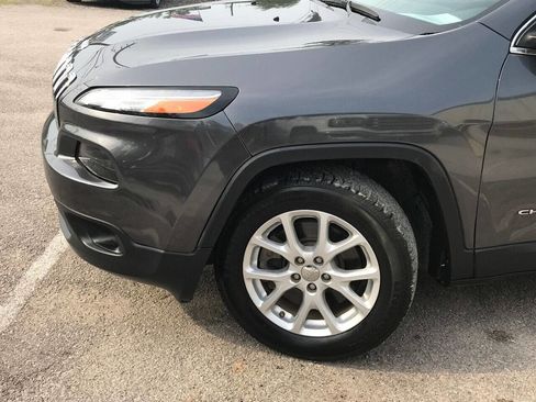 Used 2015 Jeep Cherokee Latitude FWD image 18