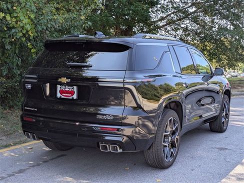 New 2026 Chevrolet Traverse High Country image 2