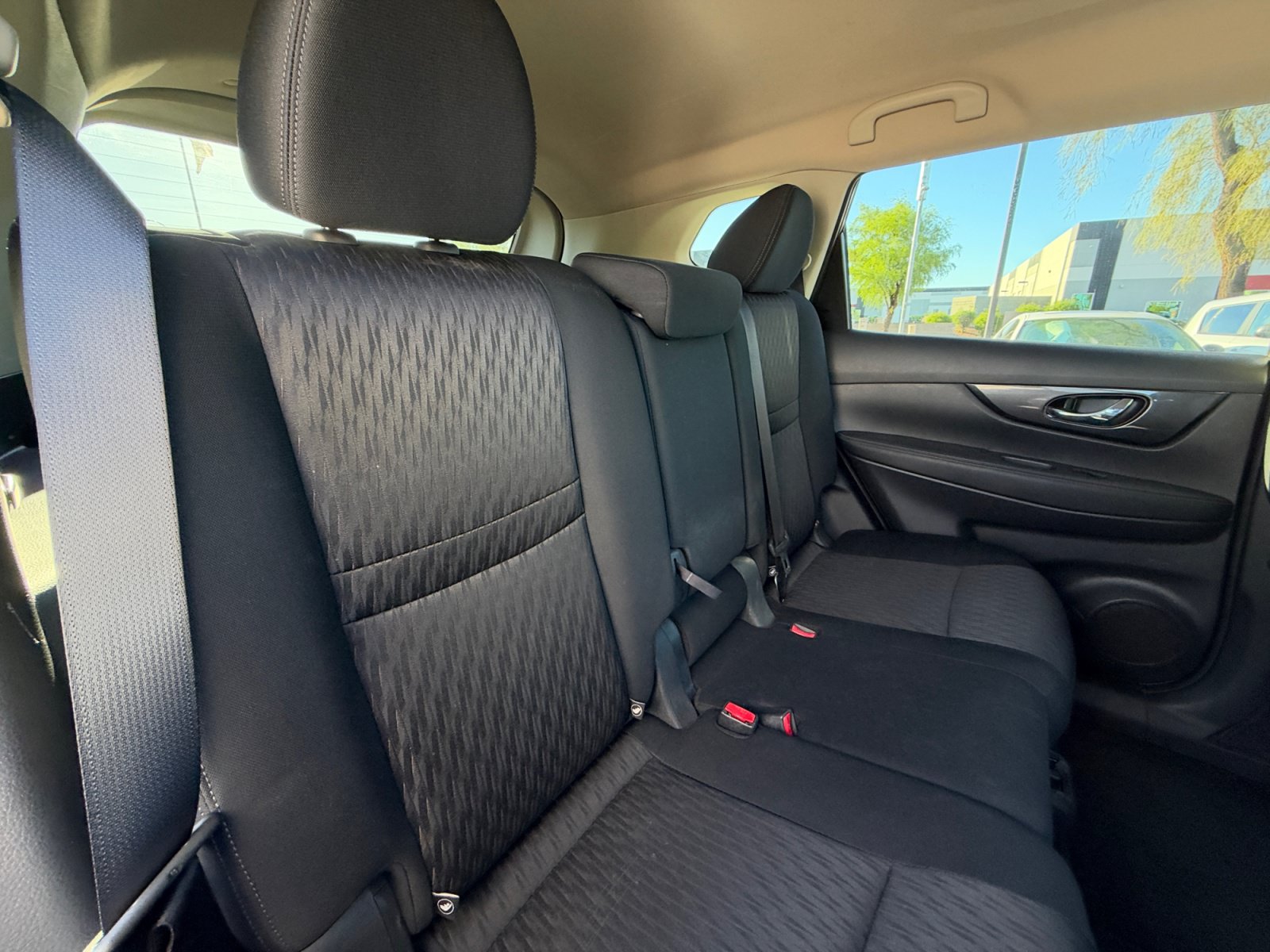 Used 2017 Nissan Rogue SV w/ SV Premium Package FWD image 18