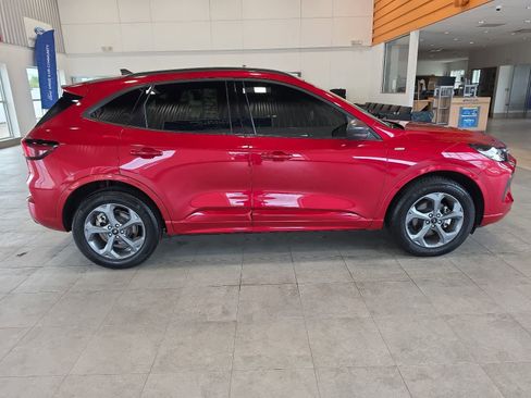 Used 2024 Ford Escape ST-Line w/ Tech Pack #1 AWD/4WD image 6