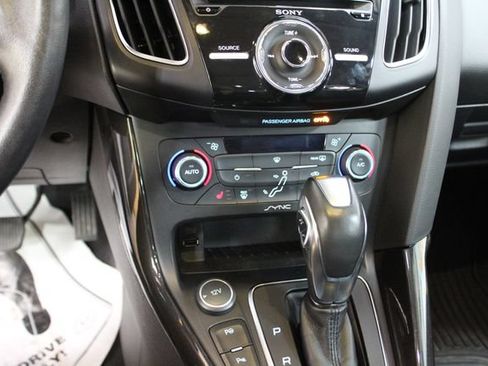 Used 2016 Ford Focus Titanium w/ Titanium Technology Package FWD image 21