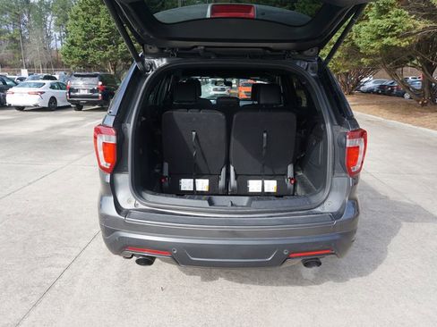 Used 2018 Ford Explorer XLT w/ Equipment Group 202A image 16