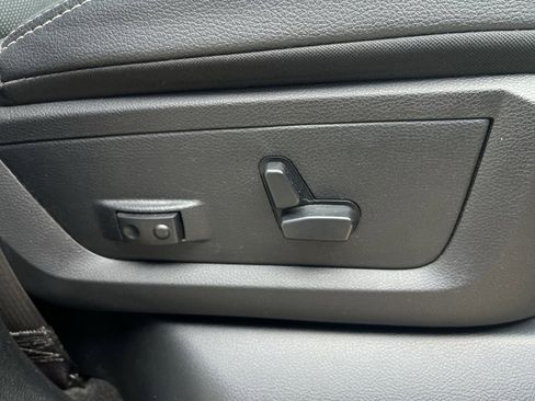 Used 2015 RAM 1500 Laramie w/ Convenience Group image 14