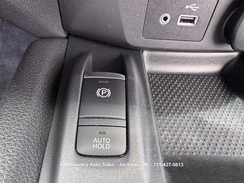 Used 2019 Nissan Rogue SV w/ Premium Package FWD image 37