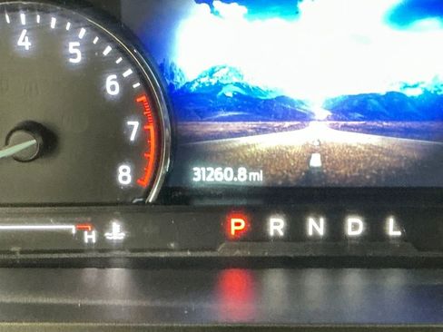 Used 2022 Ford Explorer XLT w/ Equipment Group 202A image 17