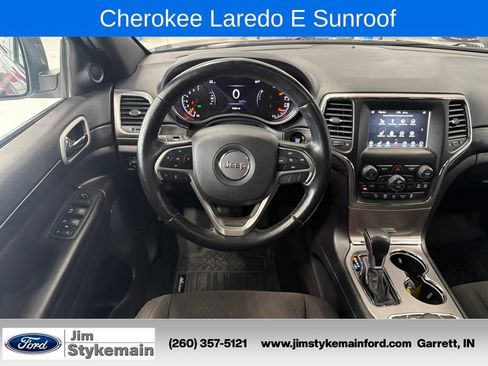 Used 2021 Jeep Grand Cherokee Laredo w/ Security & Convenience Group AWD/4WD image 34