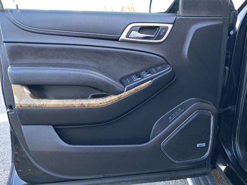 Used 2017 GMC Yukon Denali image 12