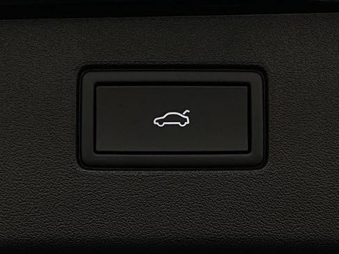 New 2025 Volkswagen Tiguan SE image 6