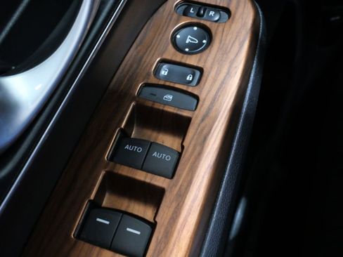 Used 2019 Honda CR-V Touring image 14