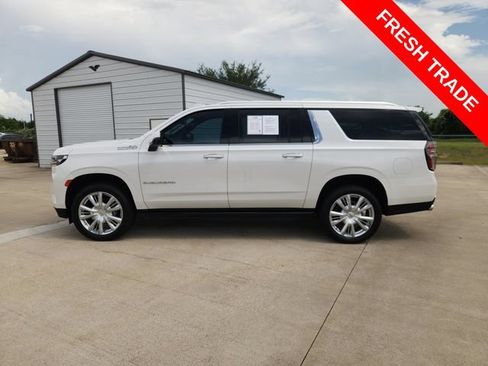 Used 2024 Chevrolet Suburban High Country AWD/4WD image 4