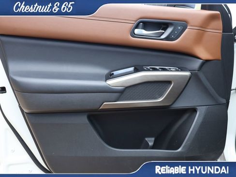 Used 2022 Nissan Pathfinder Platinum w/ Lighting Package (N93) AWD/4WD image 23