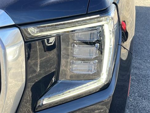 Used 2024 GMC Yukon XL Denali image 9
