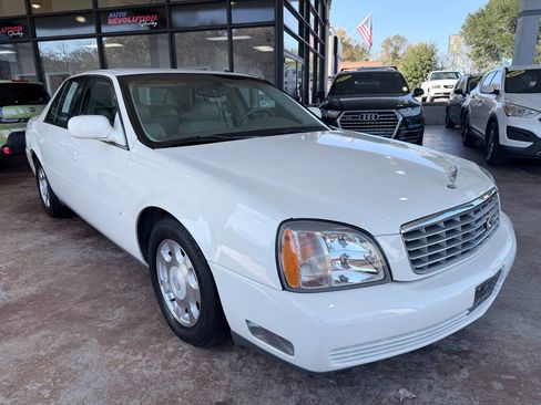 Used 2002 Cadillac De Ville Sedan 4D w/ Comfort/Convenience Pkg image 1