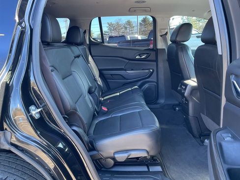 Used 2023 GMC Acadia SLT image 39
