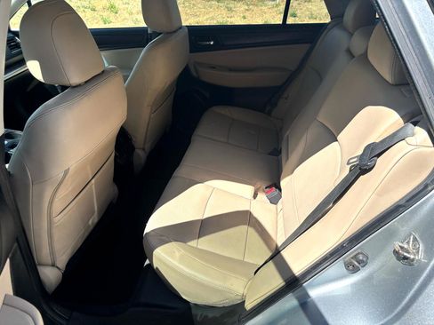 Used 2016 Subaru Outback 2.5i Limited image 6