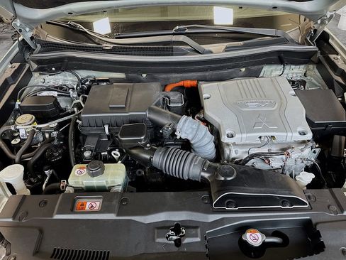 Used 2022 Mitsubishi Outlander LE image 27