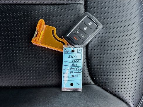 Used 2022 Jeep Grand Cherokee Overland image 36